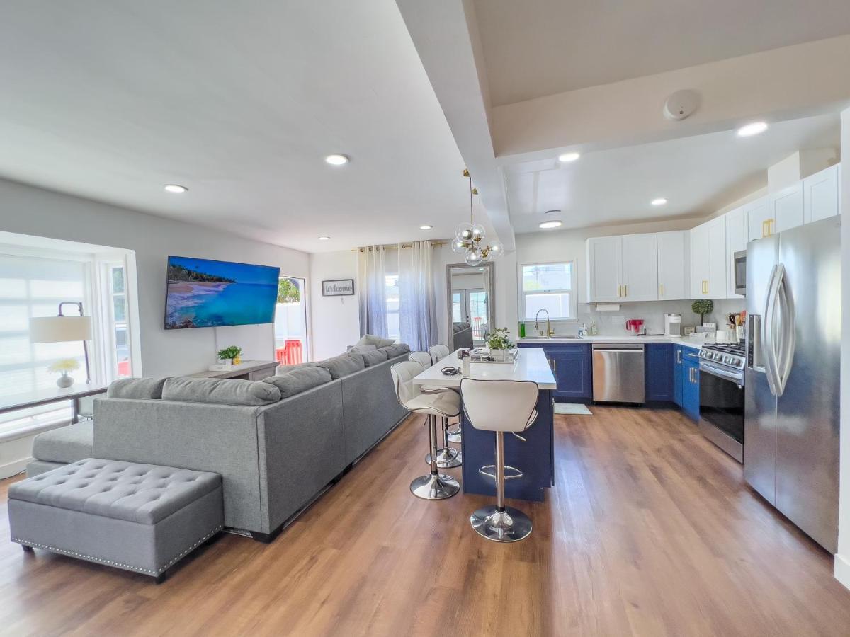 Luxury Villa With Hot Tub! Walk To Beach & Bars Long Beach Bagian luar foto