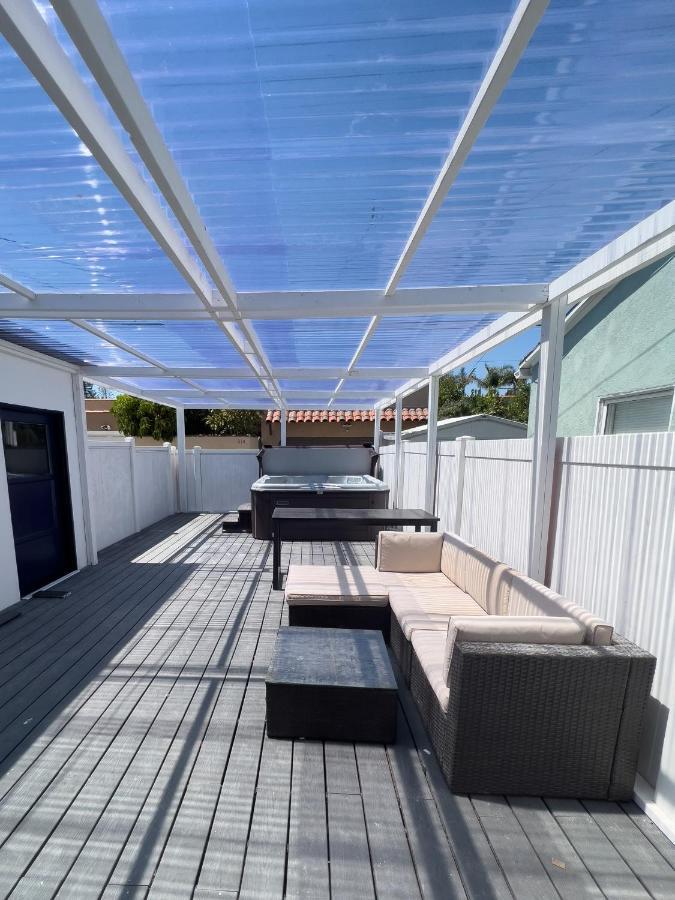 Luxury Villa With Hot Tub! Walk To Beach & Bars Long Beach Bagian luar foto