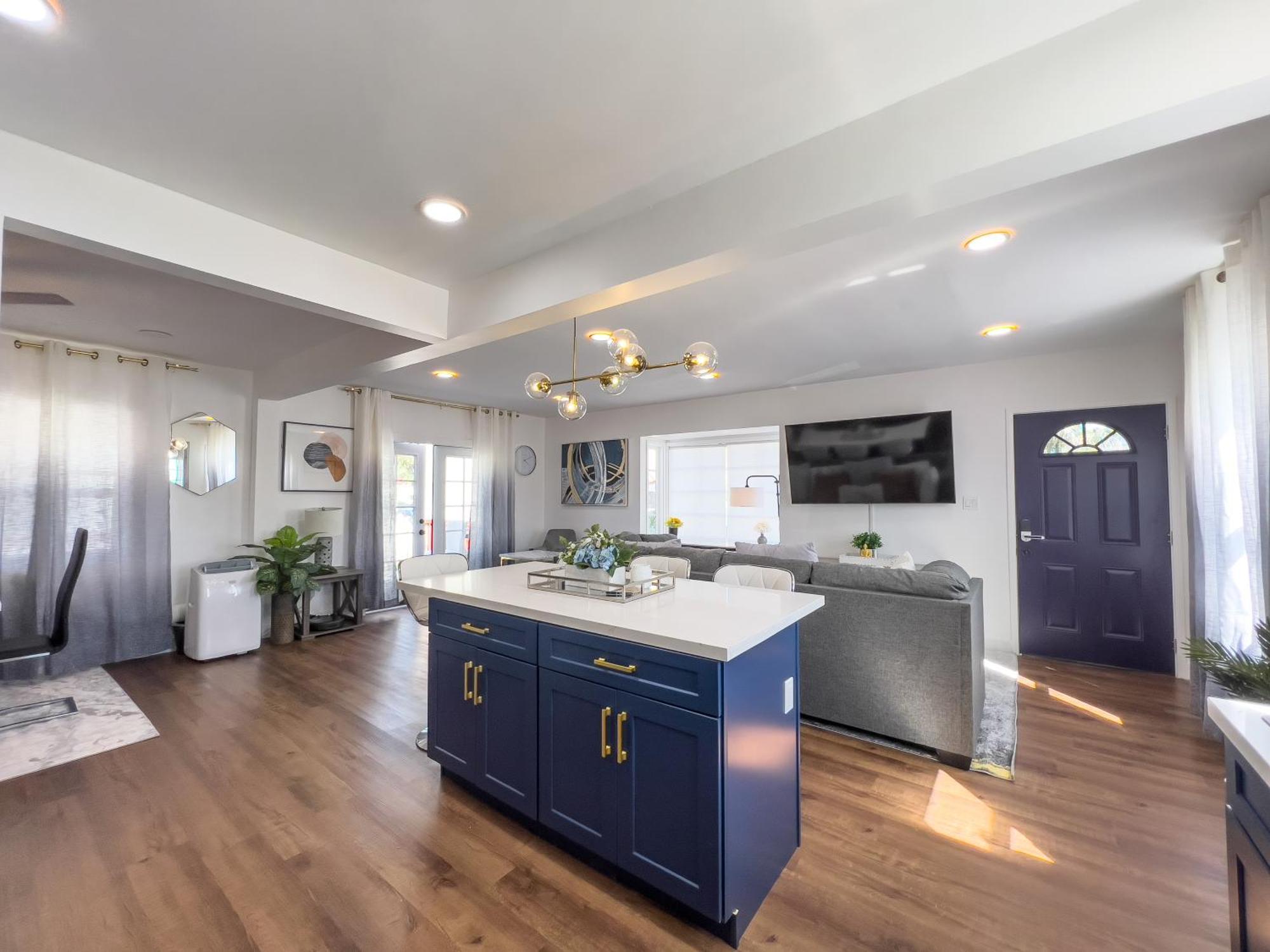 Luxury Villa With Hot Tub! Walk To Beach & Bars Long Beach Bagian luar foto